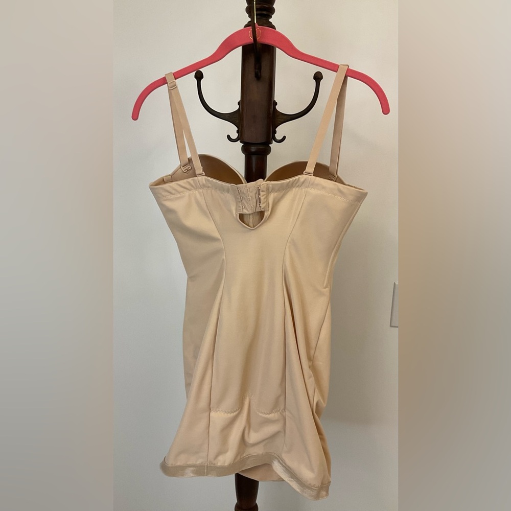 Maidenform ultra firm built-in-bra slip size 38D shape wear w/removable straps - Picture 5 of 7
